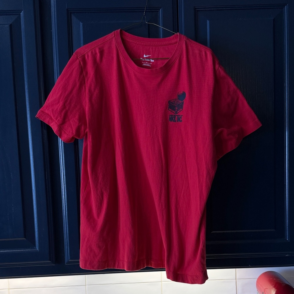 Nike Basketball ‘Buckets’ Crimson Short Sleeve Tee Men’s Large